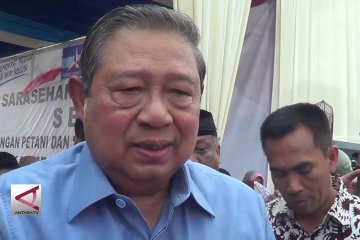 SBY mendengarkan keluhan petani di Batang