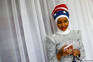 Cetak sejarah, Vogue Inggris tampilkan sampul model berkerudung