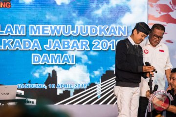 Tim pasangan Deddy-Dedi laporkan dugaan kampanye hitam