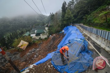 Perbaikan jalur puncak