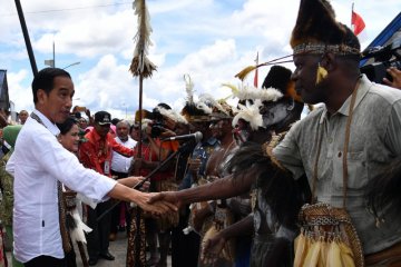 Warga Sentani senang bisa bertemu Presiden