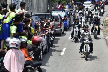 Jokowi naik motor hasil modifikasi ke Citarik