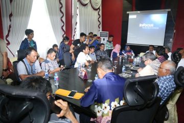 Konferensi Pers Pilwagub Kepri