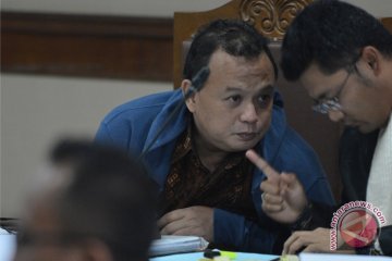 Auditor BPK dituntut 9 tahun penjara