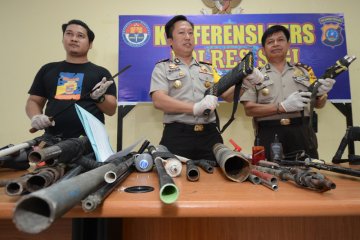 PNS punya AK-47 ditangkap