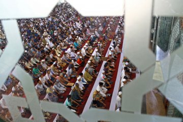 Salat jumat pertama Ramadhan Makassar