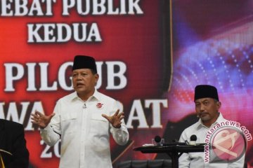 Soal debat panas Pilkada Jabar, Asyik merasa tak melanggar aturan