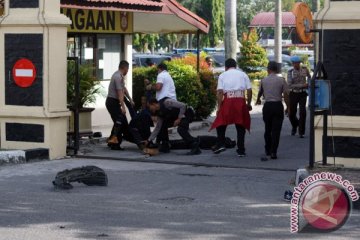 Polda Riau: teroris serang polisi dengan pedang samurai