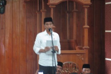 Presiden bagikan 240 sertifikat tanah wakaf