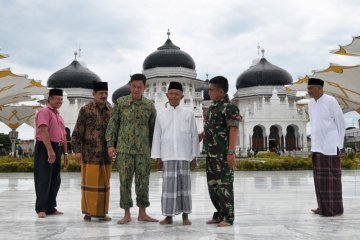 Panglima angkatan bersenjata Brunei kunjungi Aceh