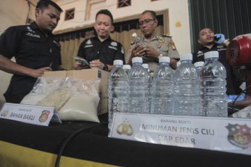 Kasus pembuatan minuman beralkohol