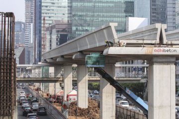 Pengerjaan LRT Cawang-Dukuh Atas