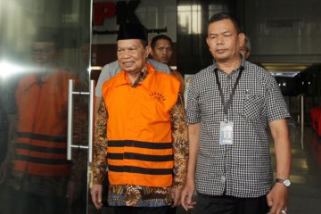 KPK menahan Walikota Mojokerto