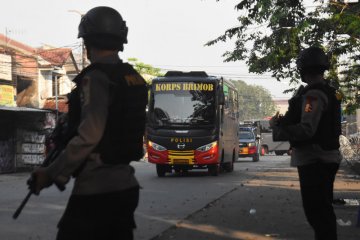 Tahanan teroris dibawa ke Nusakambangan