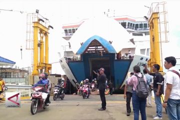 Dermaga VI Merak khusus untuk jalur roda 2