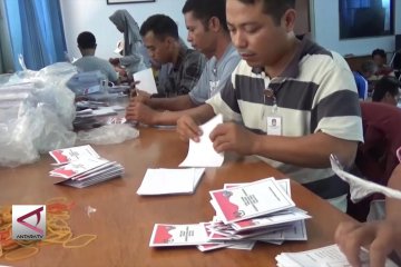 KPU Madiun lakukan pelipatan surat suara Pilgub