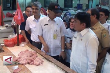 Pemkot Bandung sebar daging ayam beku ke 27 pasar
