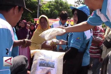 Peringatan Hari Buruh gelar bakti sosial