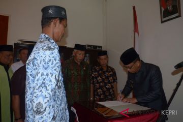 Bupati Lingga lantik Pejabat Pengawas Eselon IV