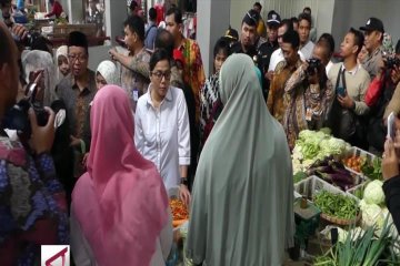 Menteri keuangan tinjau pasar Telukan, Sukoharjo