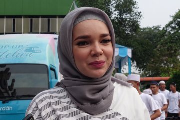 Gaya hidup sehat ala Dewi Sandra saat Ramadhan