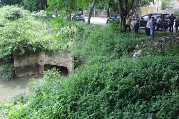 Tinjau Proyek Normalisasi Cegah Banjir Batam