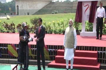 Presiden Dan PM India Terbangkan Layang-Layang Di Monas