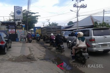 Aktivitas pasar macetkan lalu lintas