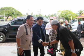 Kepala Staf Kepresidenan tinjau pertanian di Lingga
