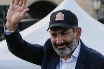 Pemimpin unjuk rasa Armenia Pashinyan jadi PM