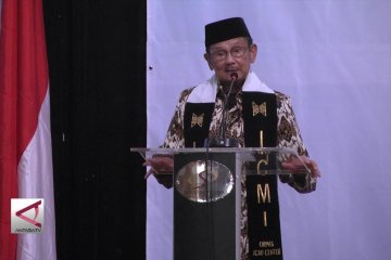 BJ Habibie: Seluruh sila harus berjalan beriringan