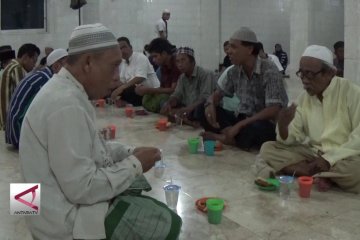 Layani masyarakat, DKI tiru buka puasa di Makkah dan Madinah