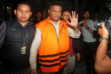 Bupati Buton Selatan ditahan KPK