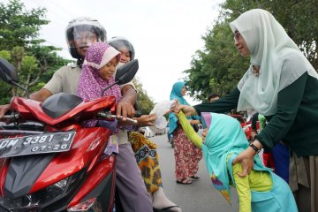 Lintasarta-Baznas salurkan paket Ramadhan untuk warga Cilincing