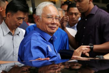 Malaysia cegah Najib Razak dan istrinya ke luar negeri