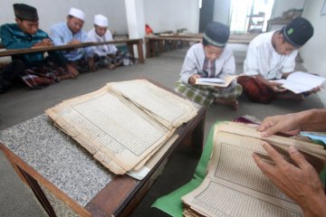 Mengaji Kitab Kuning