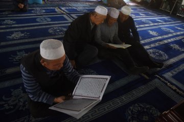 Muslim China tentang rencana penghancuran masjid