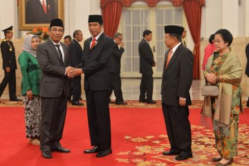 Presiden Jokowi melantik Yahya Staquf sebagai Wantimpres