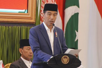 Presiden Jokowi puji santri pengusaha lalapan