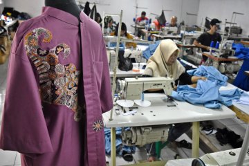 Pertumbuhan industri pakaian jadi