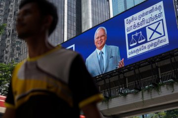 Polisi Malaysia geledah lima tempat terkait Najib Razak