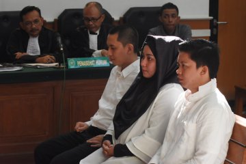 Foto kemarin: Sidang tuntutan First Travel