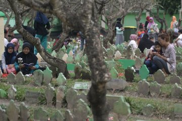 Jelang Ramadan, Wagub Banten ziarah kubur