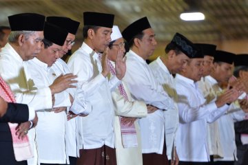 Presiden Salat Tarawih di Istiqlal