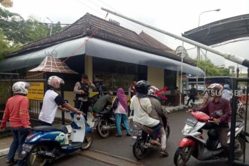 Polisi periksa pengunjung Polresta Palembang