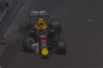 Mobil Vestappen bentur dinding lintasan saat latihan jelang F1 Monaco