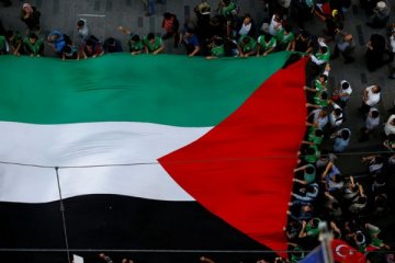 Puluhan orang berdemonstrasi di Gaza untuk menentang perpecahan internal Palestina