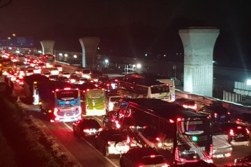 Jasa Marga berlakukan contraflow sekitar KM 39 Tol Jakarta-Cikampek