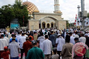 Dengan protokol kesehatan, masjid di Ambon selenggarakan shalat id