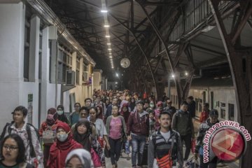 Jakarta kembali ramai, arus balik di tol mulai lengang